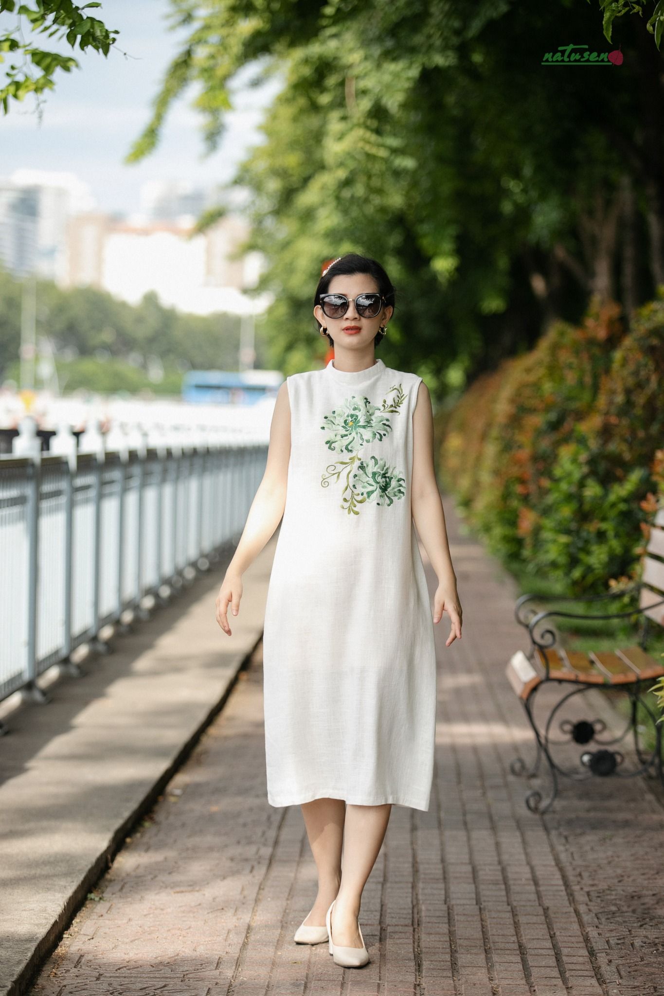 Đầm Beeni Kem thêu tay Quỳnh Liên Duyên Hợp