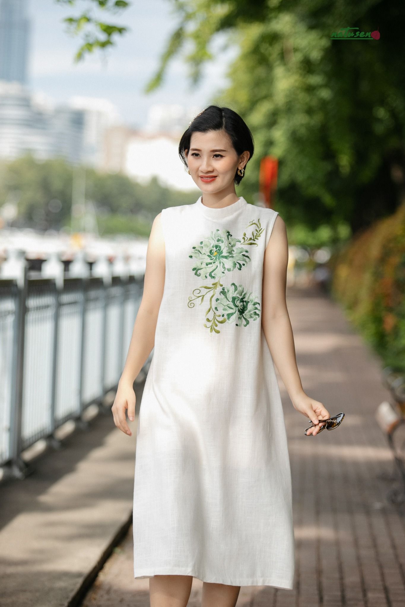 Đầm Beeni Kem thêu tay Quỳnh Liên Duyên Hợp