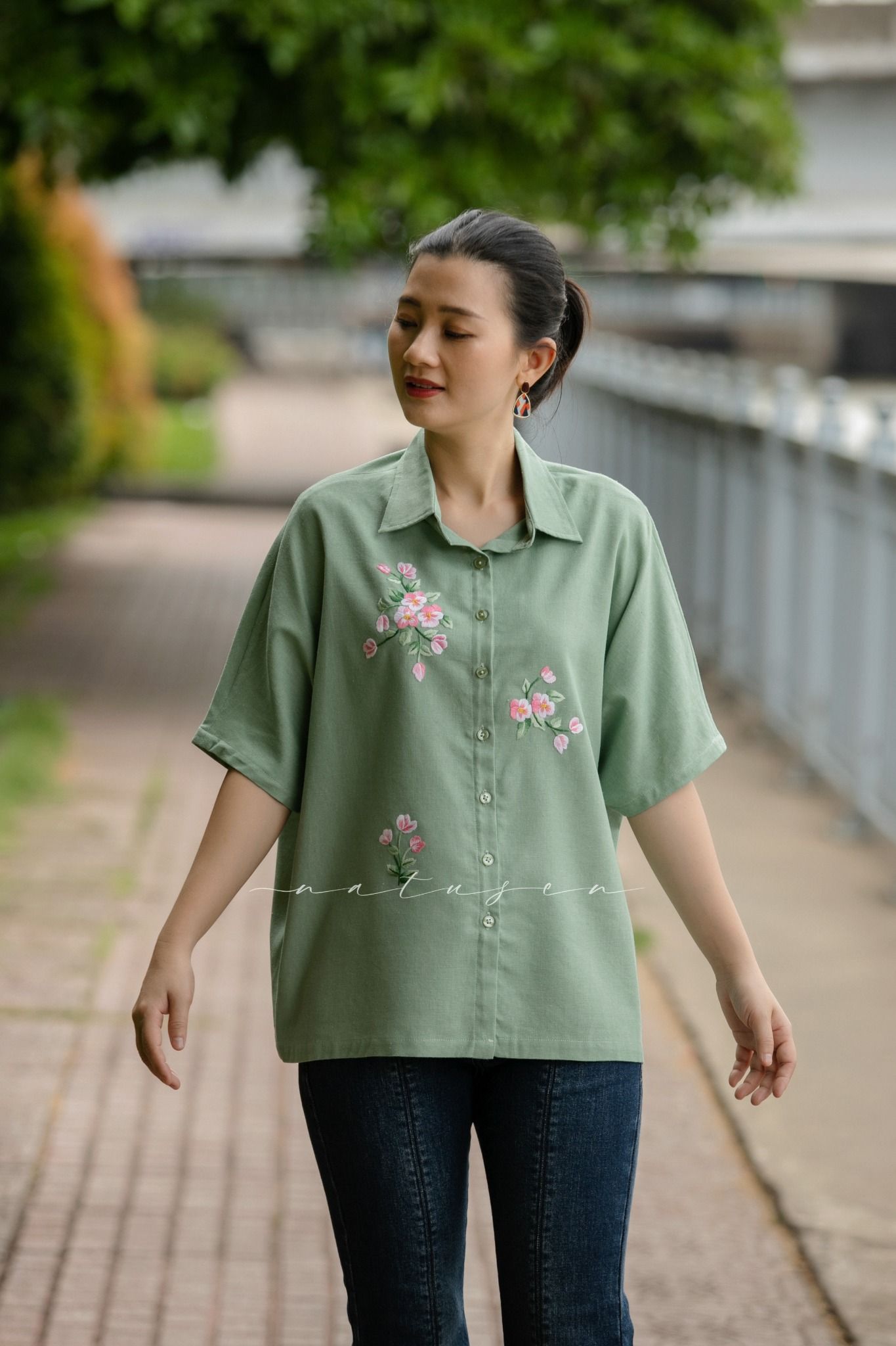 Áo linen thêu tay Pansee - Batty Mint