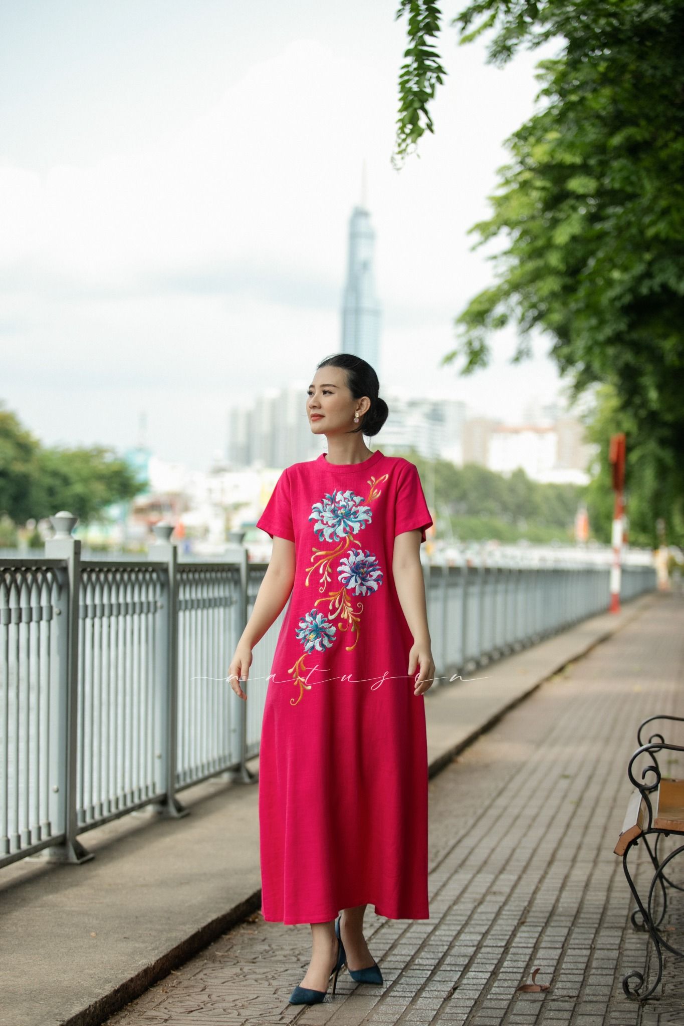 Đầm Selena Hồng sen thêu tay Quỳnh Liên Cát Tường