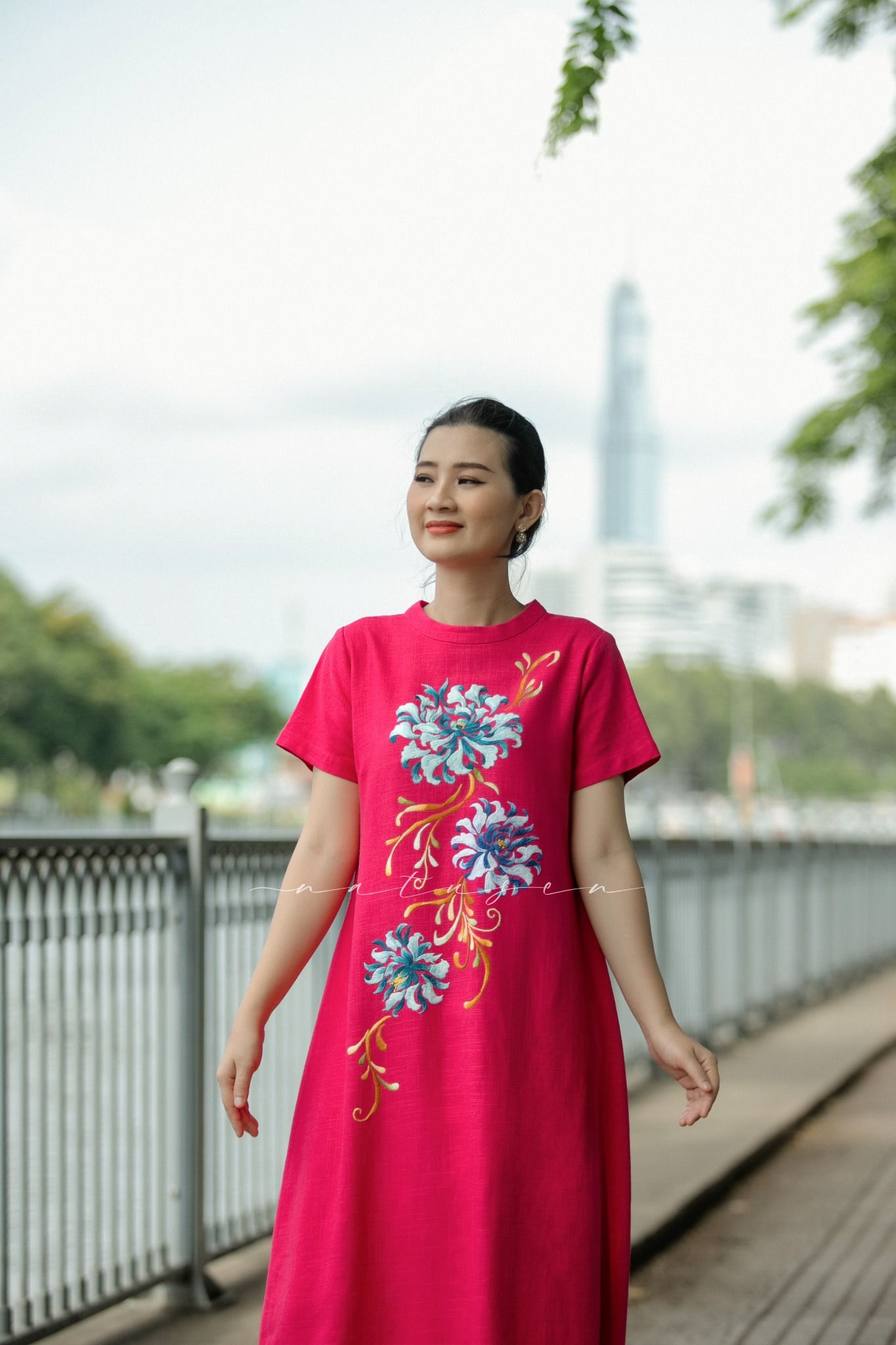 Đầm Selena Hồng sen thêu tay Quỳnh Liên Cát Tường