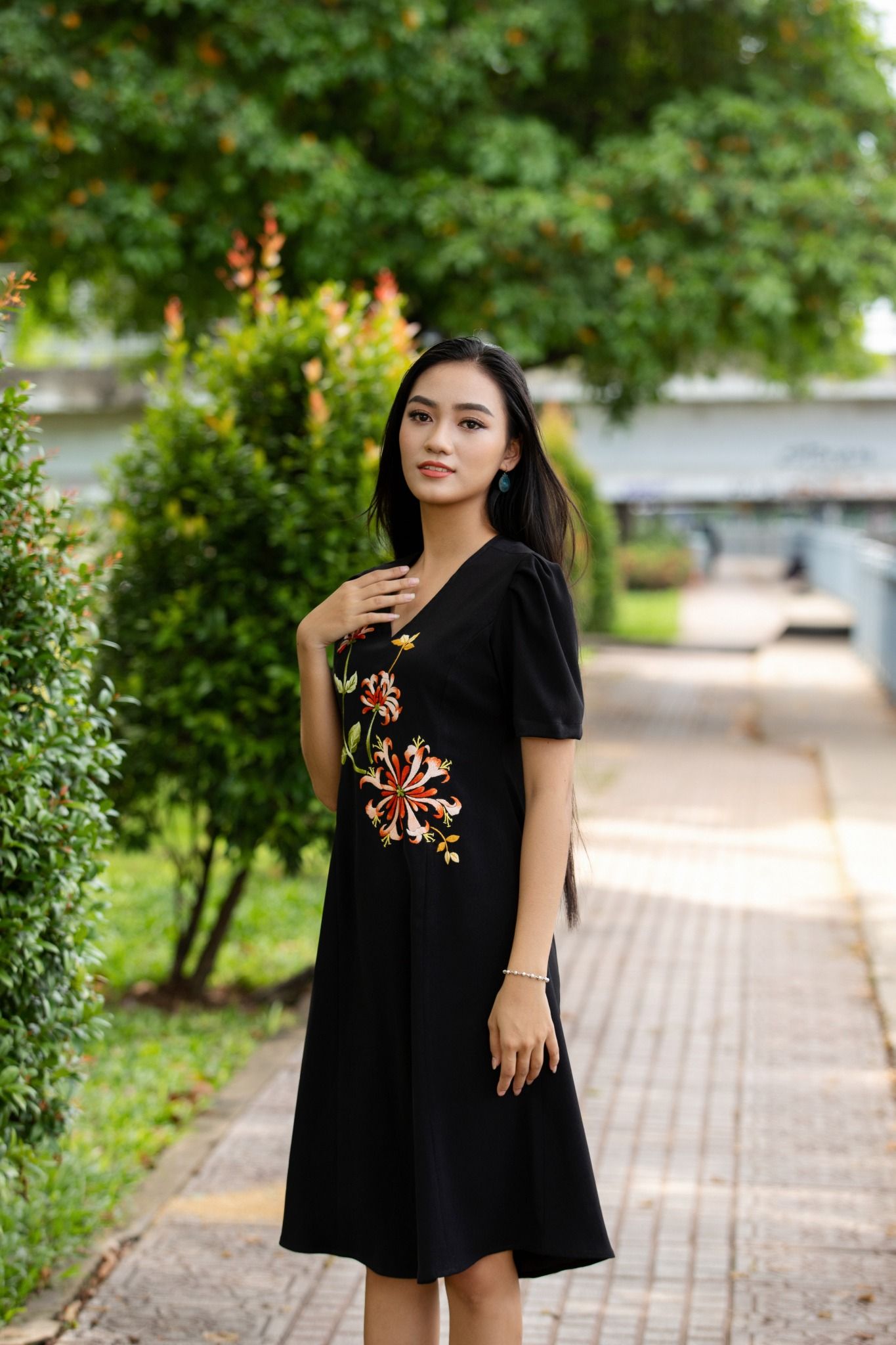 Đầm Atar thêu tay Kim Ngân Mỹ Tú