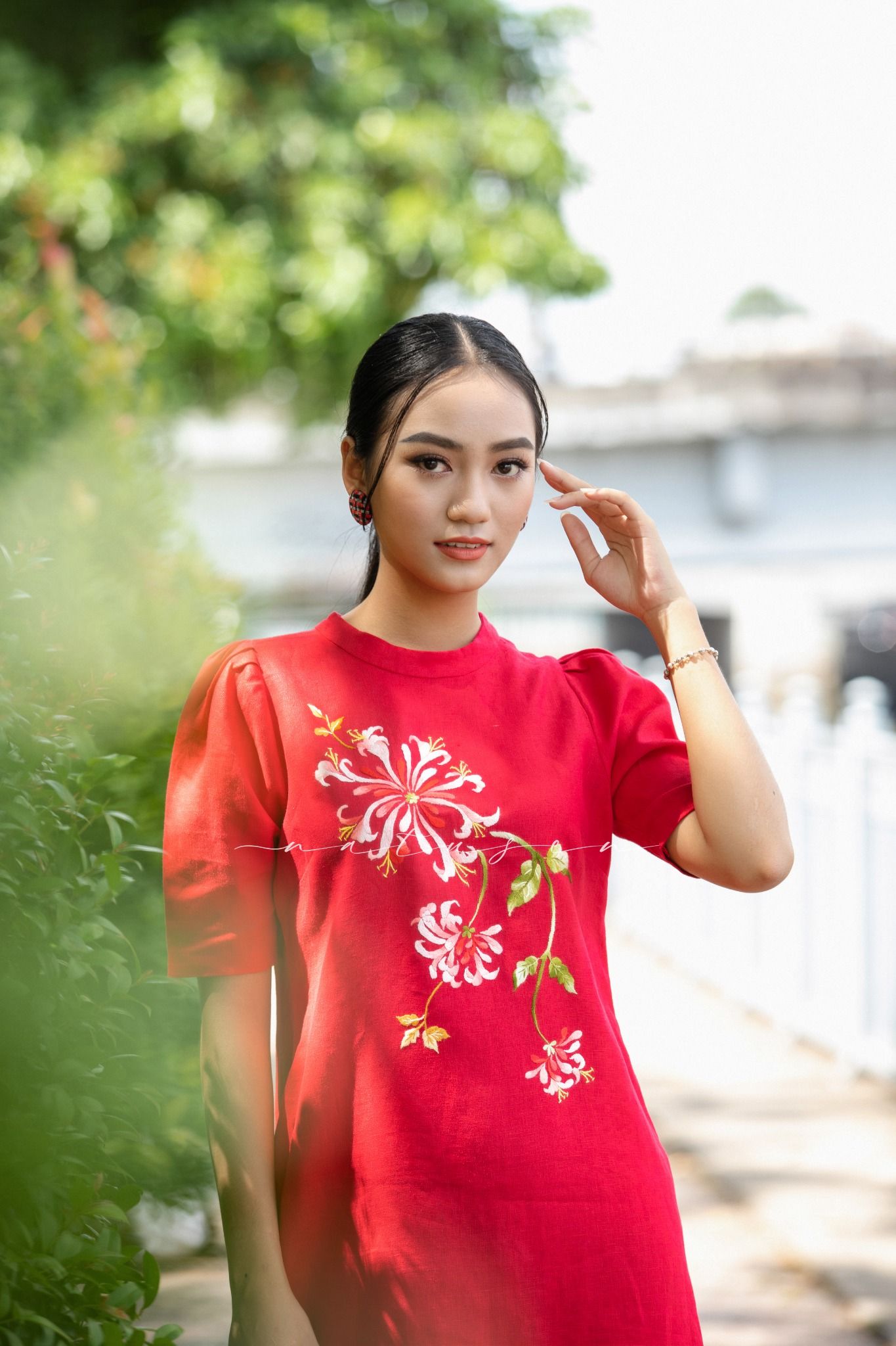 Đầm Mabelle Đỏ thêu tay Kim Ngân Mỹ Tú