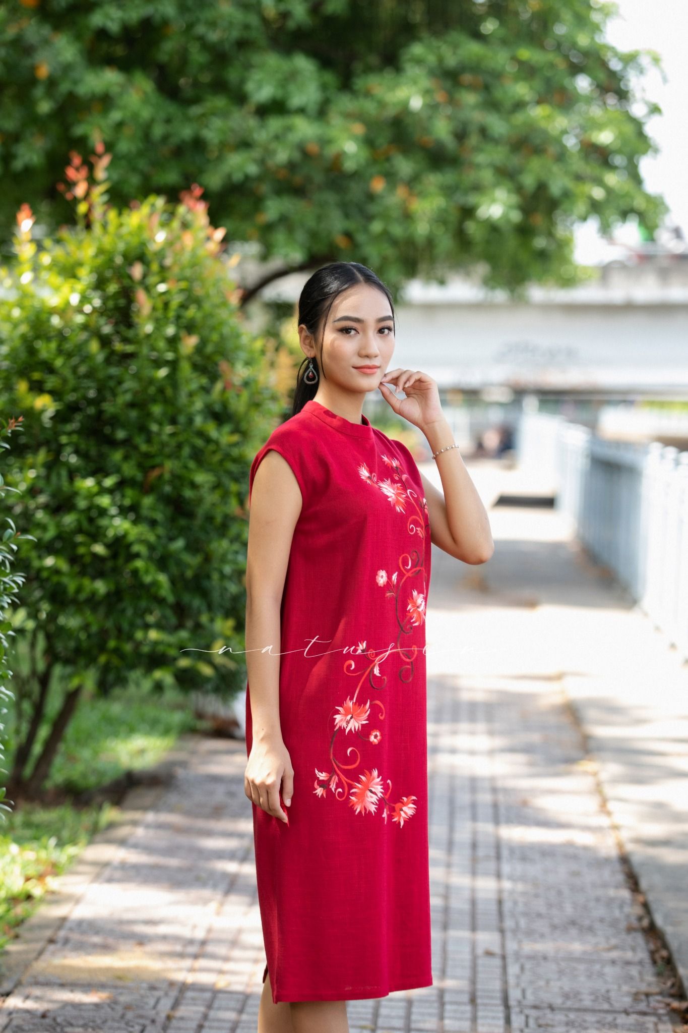 Đầm Pamela Đỏ Tết thêu tay Cúc Kim Mỹ