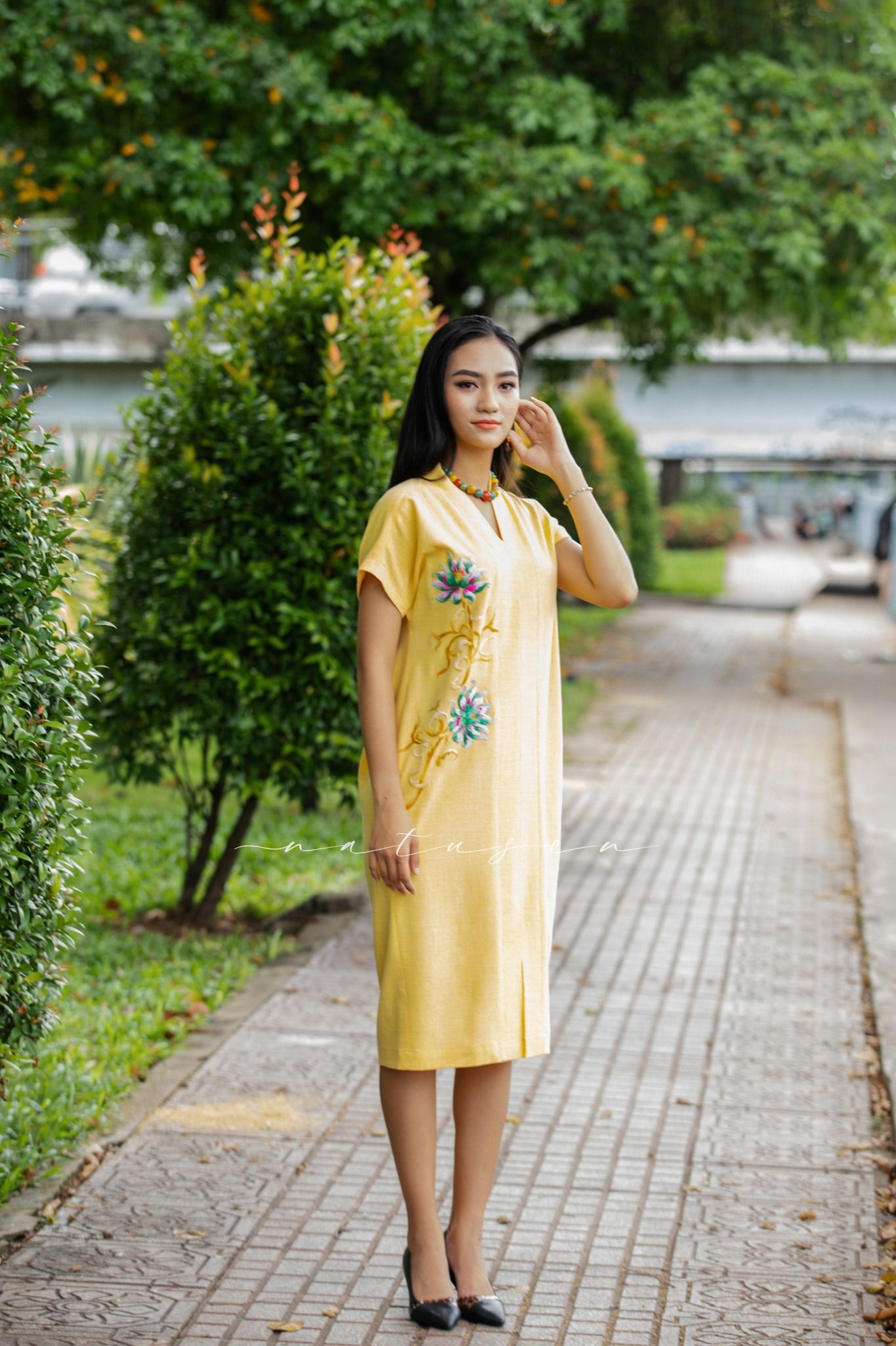 Đầm Kimono Vàng Cúc thêu tay Sen Hiên Nhiên