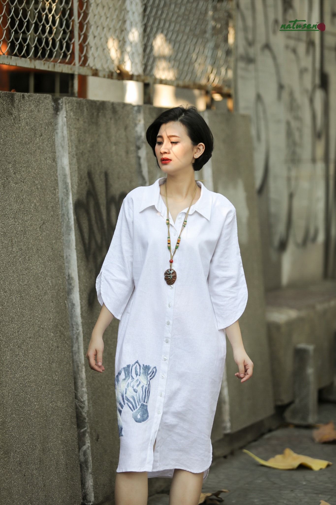 Dây đeo cổ Boho kết hạt nhựa đỏ xanh