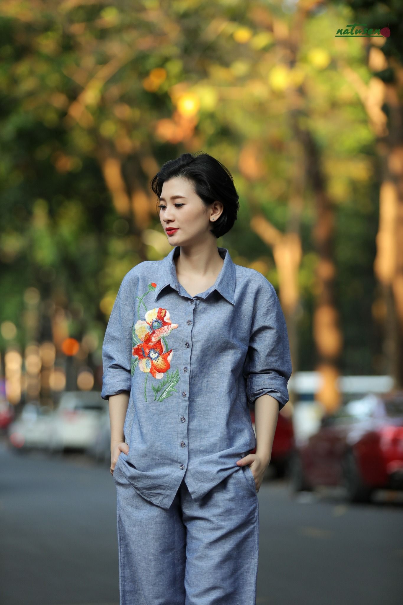 Áo chemise xanh jean thêu tay Poppy