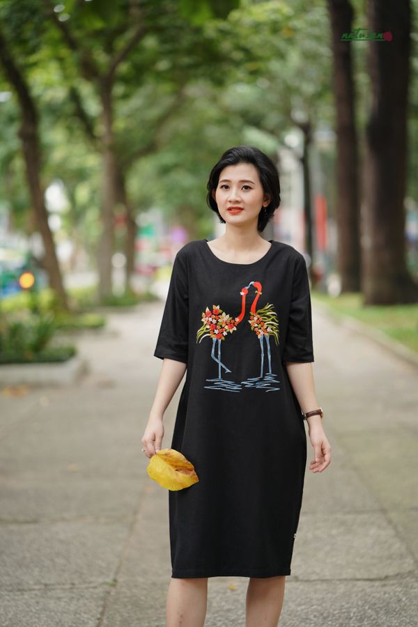Đầm thêu tay truyền thống LBD Hạc Cưới