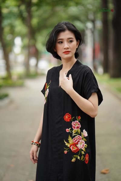  Đầm Yuna kimono thêu thủ công Hồng Florentina 