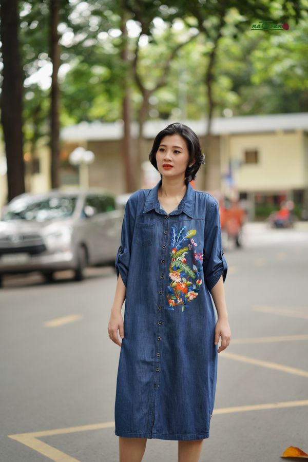 Đầm thêu tay denim safari Thu Bình