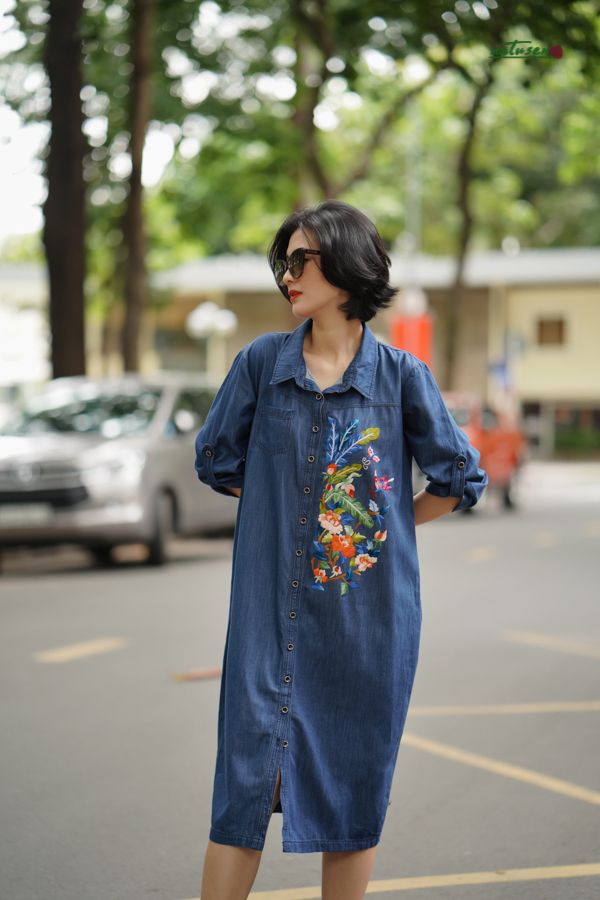 Đầm thêu tay denim safari Thu Bình