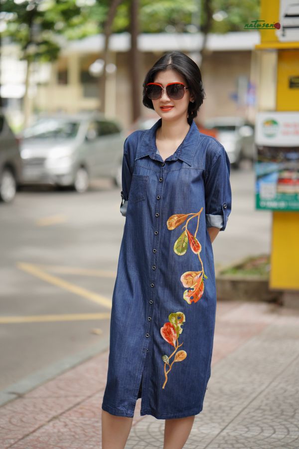 Đầm denim safari tay cá thêu tay Lá Bàng