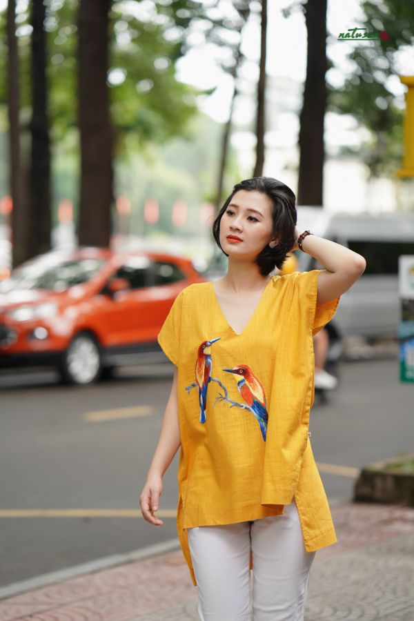 Áo thêu tay linen vàng Bold đôi Sả