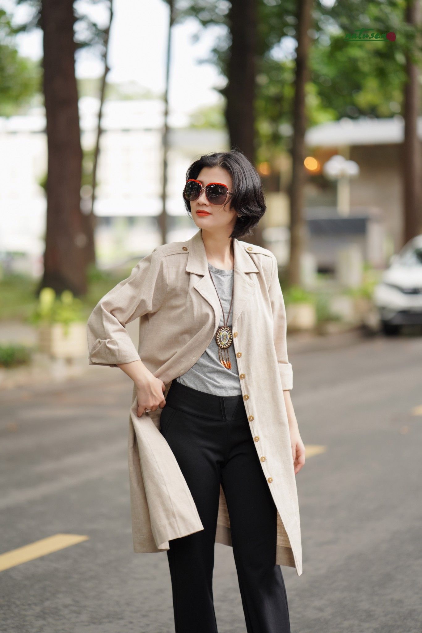 Áo khoác Safari form dài cổ vest Beige