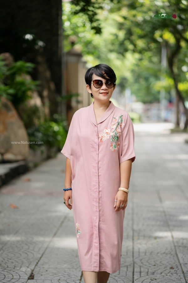 Đầm sam oversize hồng tro thêu tay Bông Giấy