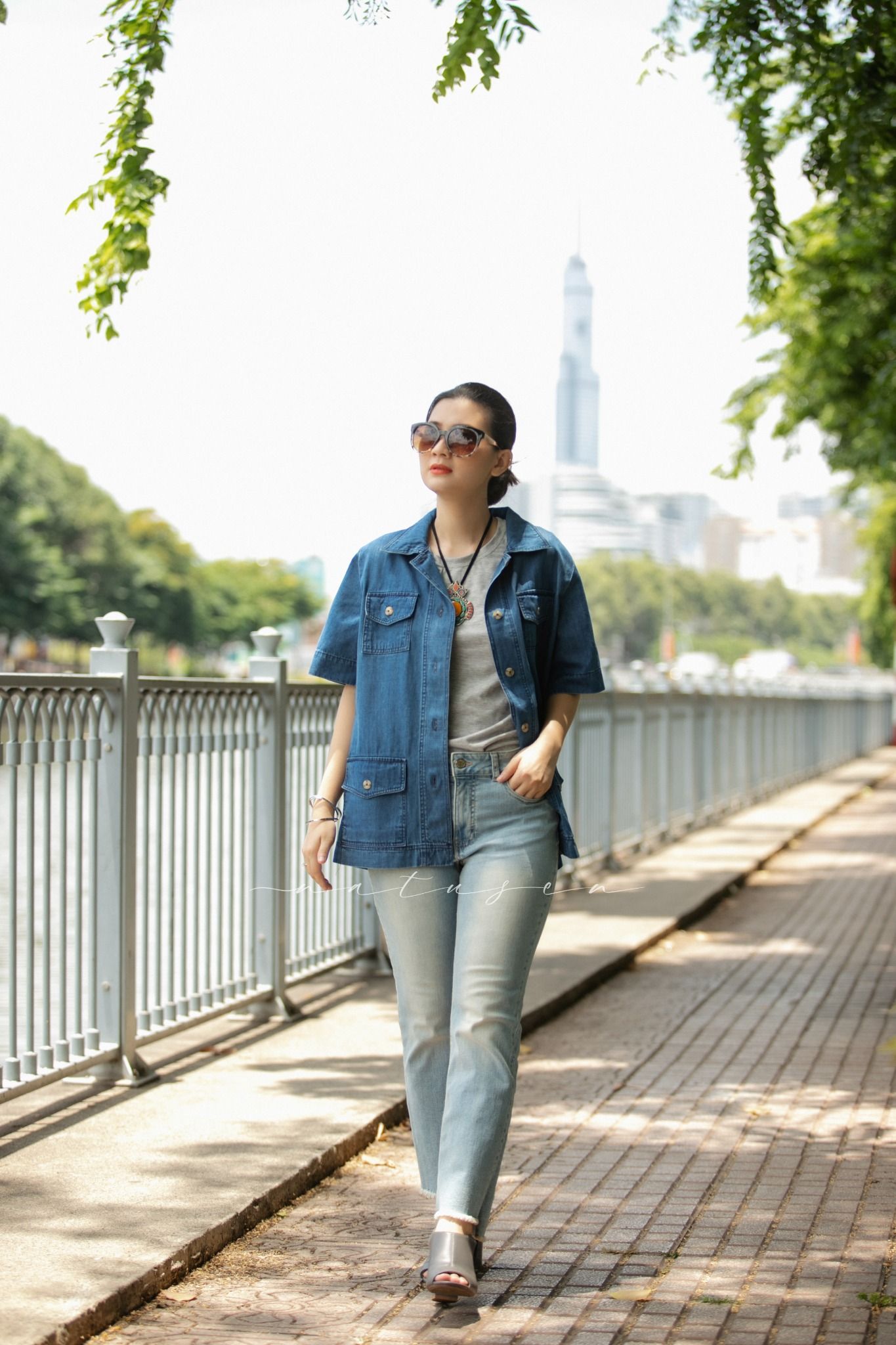 Áo khoác Melana denim Safari thêu tay Mèo Hoa Hồng