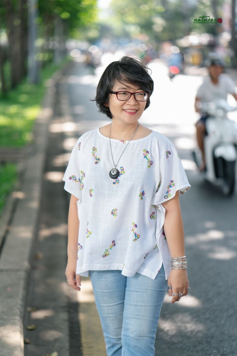 Áo linen Trắng cánh bướm ren thêu