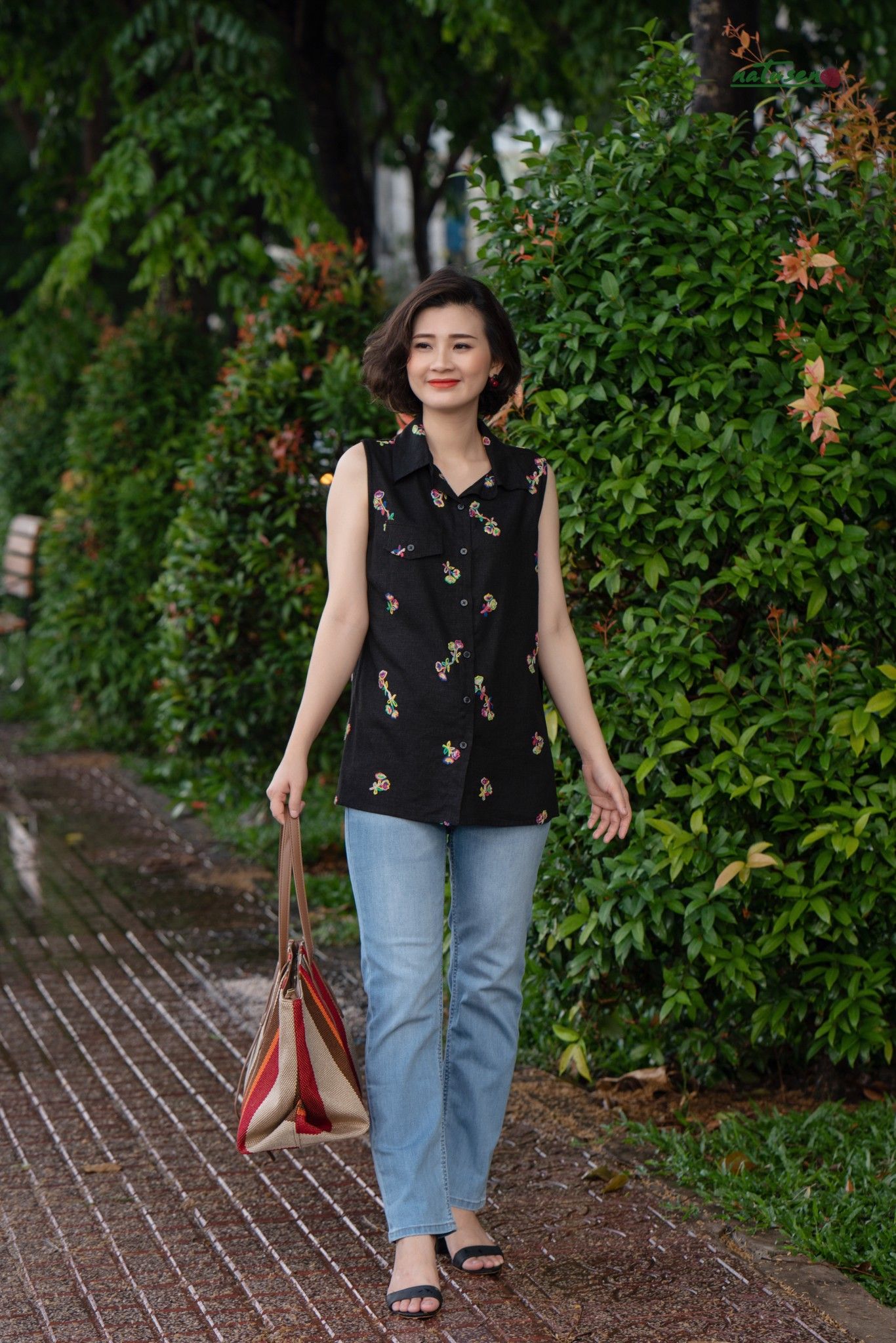 Áo chemise linen đen Ren thêu