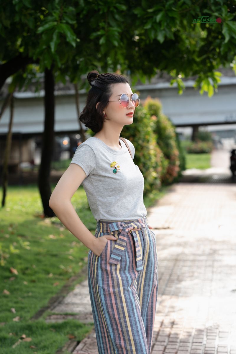 Quần suông ống rộng linen sọc màu sợi dệt