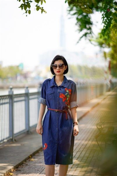  Đầm denim chemise safari thêu tay Bông Giấy 