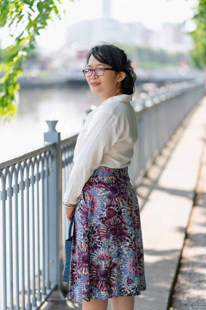 Áo chemise Kem thêu tay Hoa Bằng Lăng Trắng