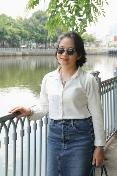  Áo chemise Kem thêu tay Hoa Bằng Lăng Trắng 