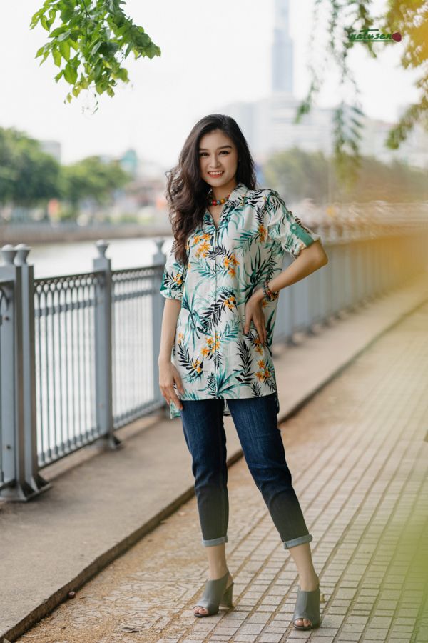 Áo linen in hoa chemise phối xanh