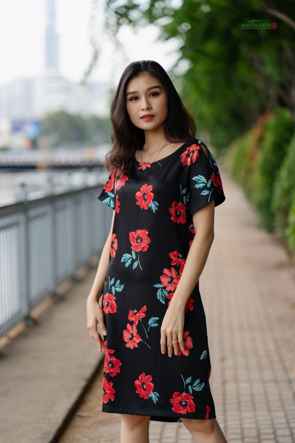 Đầm cánh bướm in hoa poppy