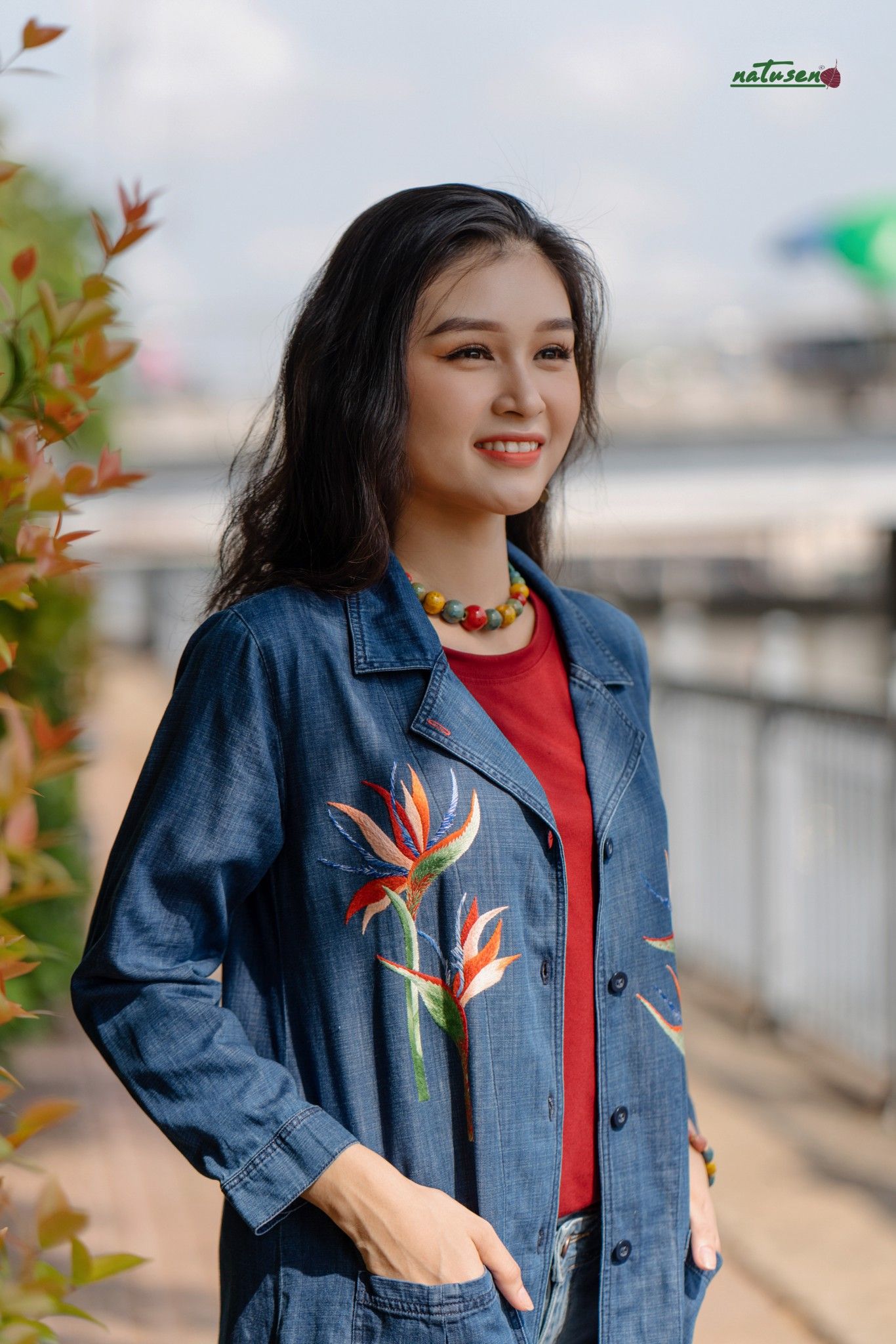 Áo khoác denim Safari thêu tay Thiên Điểu