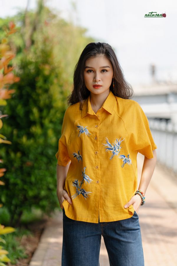  Áo linen thêu tay Mai Hạc Vàng Bold 