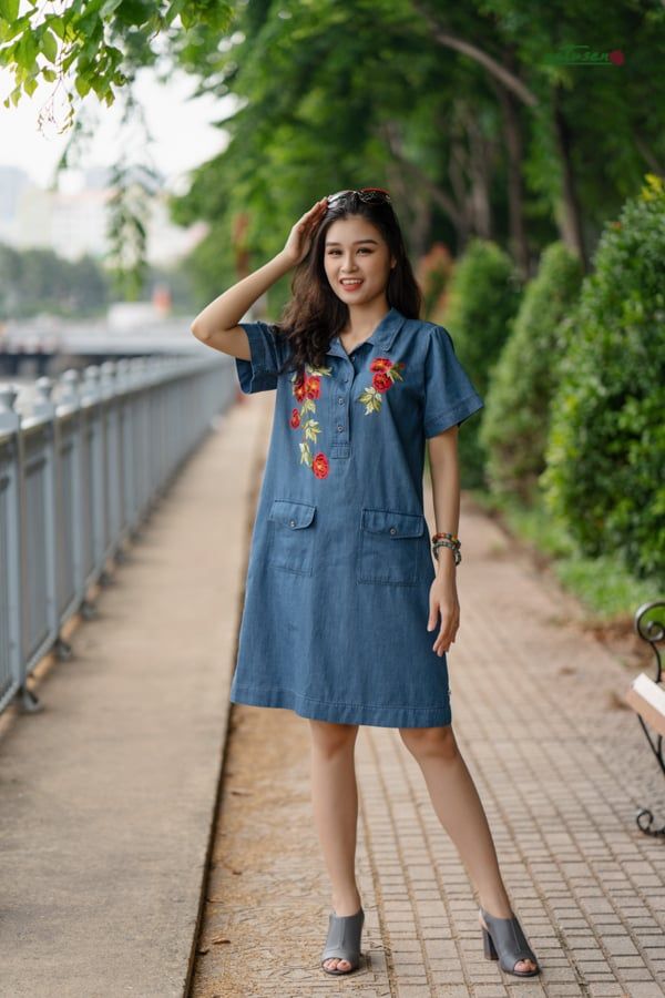  Đầm thêu tay hoa Hồng Florentina Denim Safari 