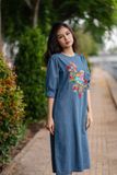  Đầm Sara denim thêu tay Sẻ Hoa Hồng 