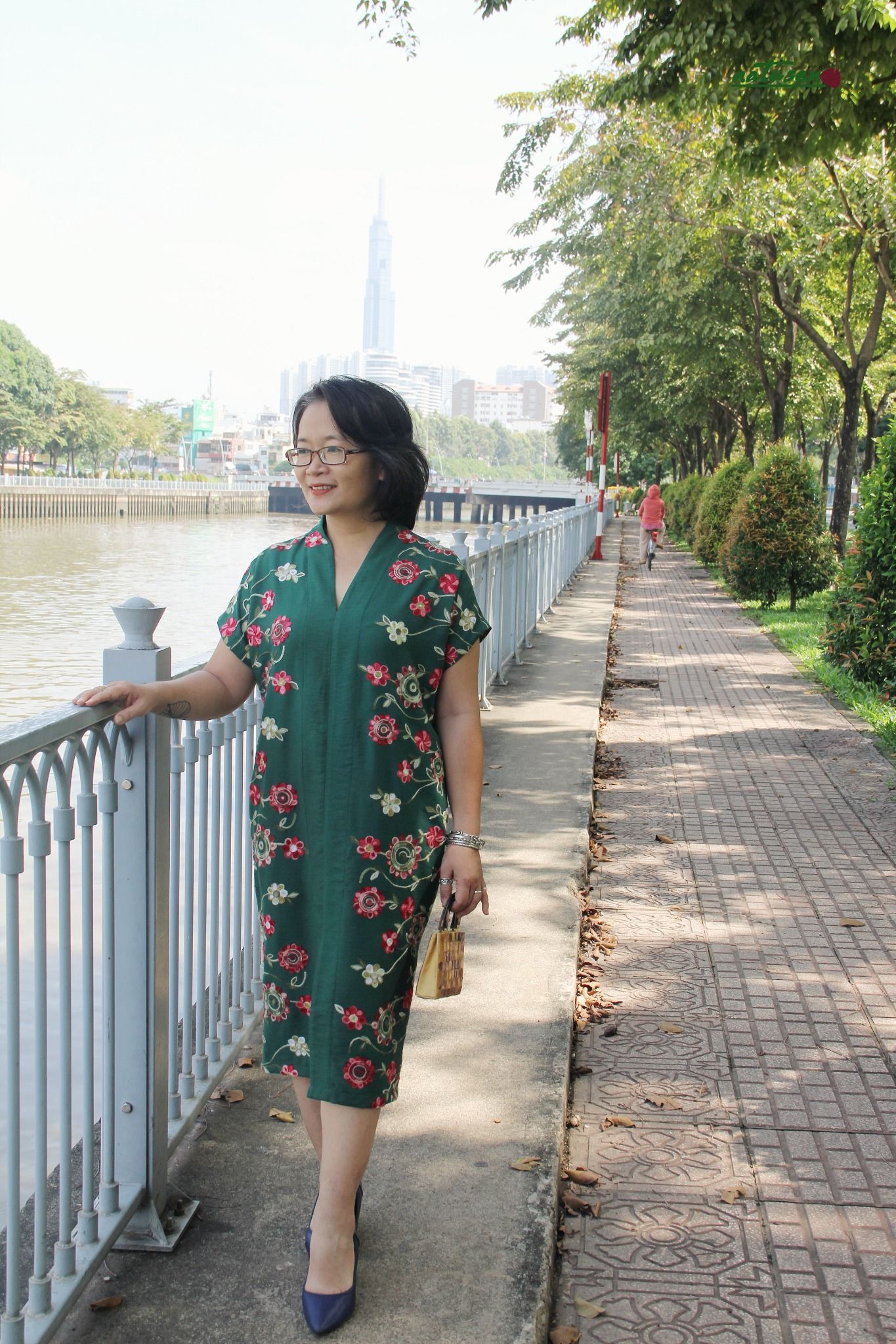 Đầm Xanh ren thêu kimono