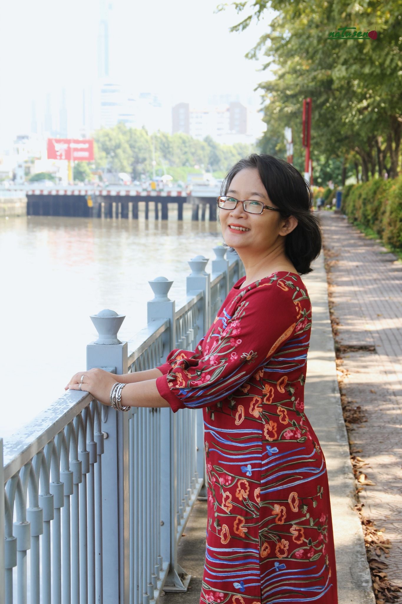 Đầm thêu ren Đỏ Son maxi tay phùng