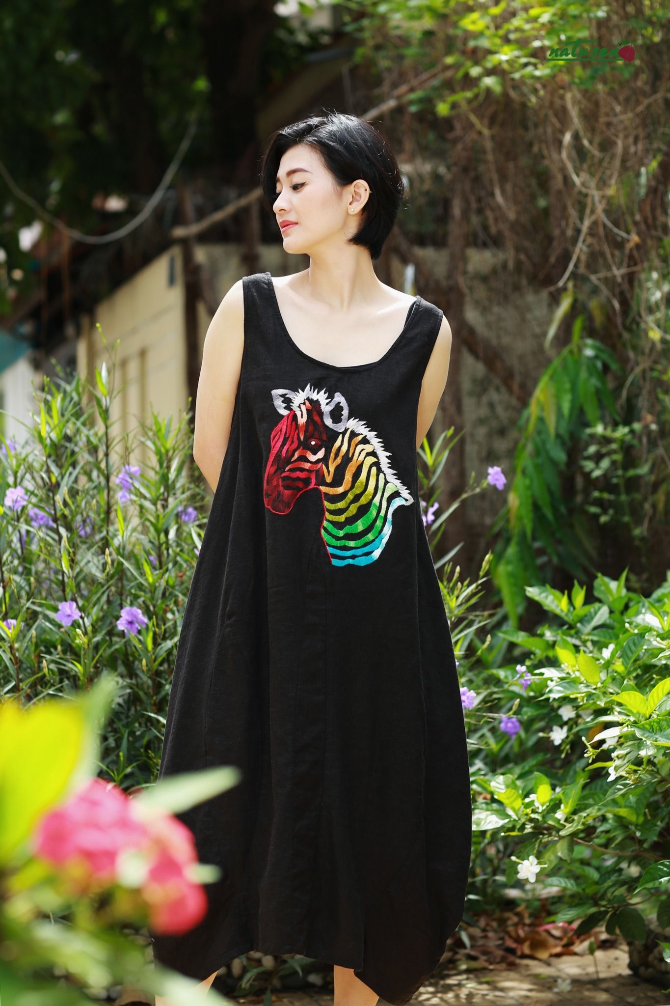 Đầm Cocoon Belly thêu tay Ngựa cầu vồng