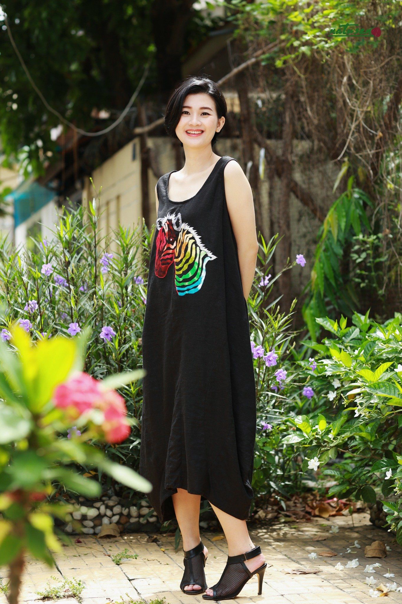 Đầm Cocoon Belly thêu tay Ngựa cầu vồng