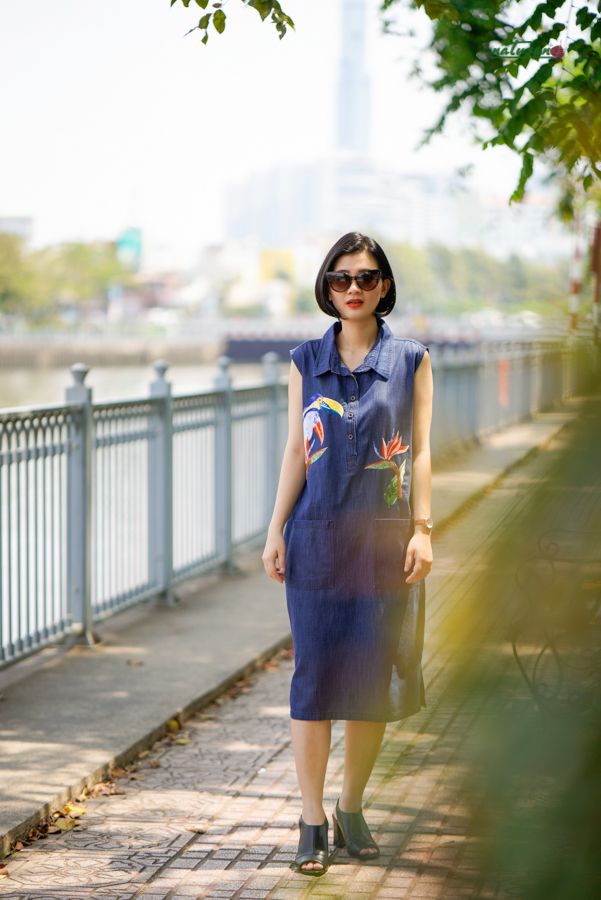 Đầm thêu tay denim chemise trụ Taucan TD