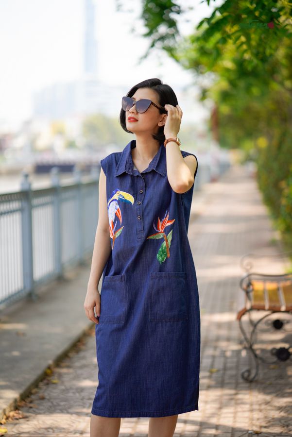 Đầm thêu tay denim chemise trụ Taucan TD