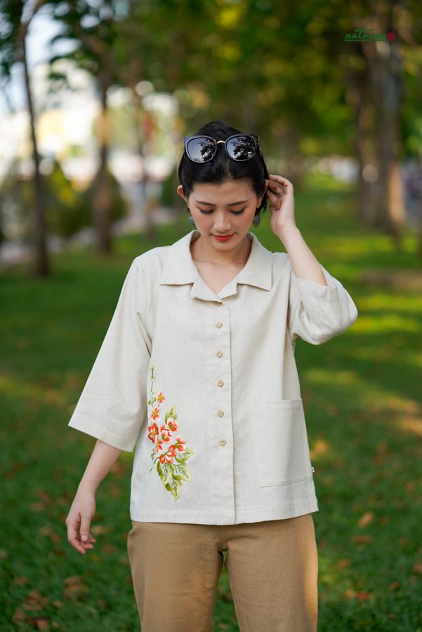 Áo thêu tay Bằng Lăng Beige danton