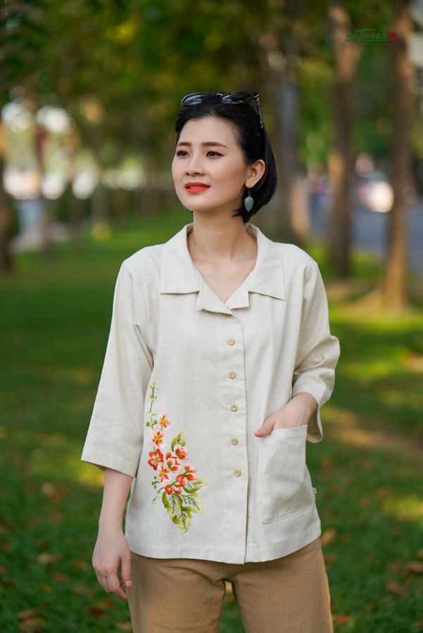 Áo thêu tay Bằng Lăng Beige danton