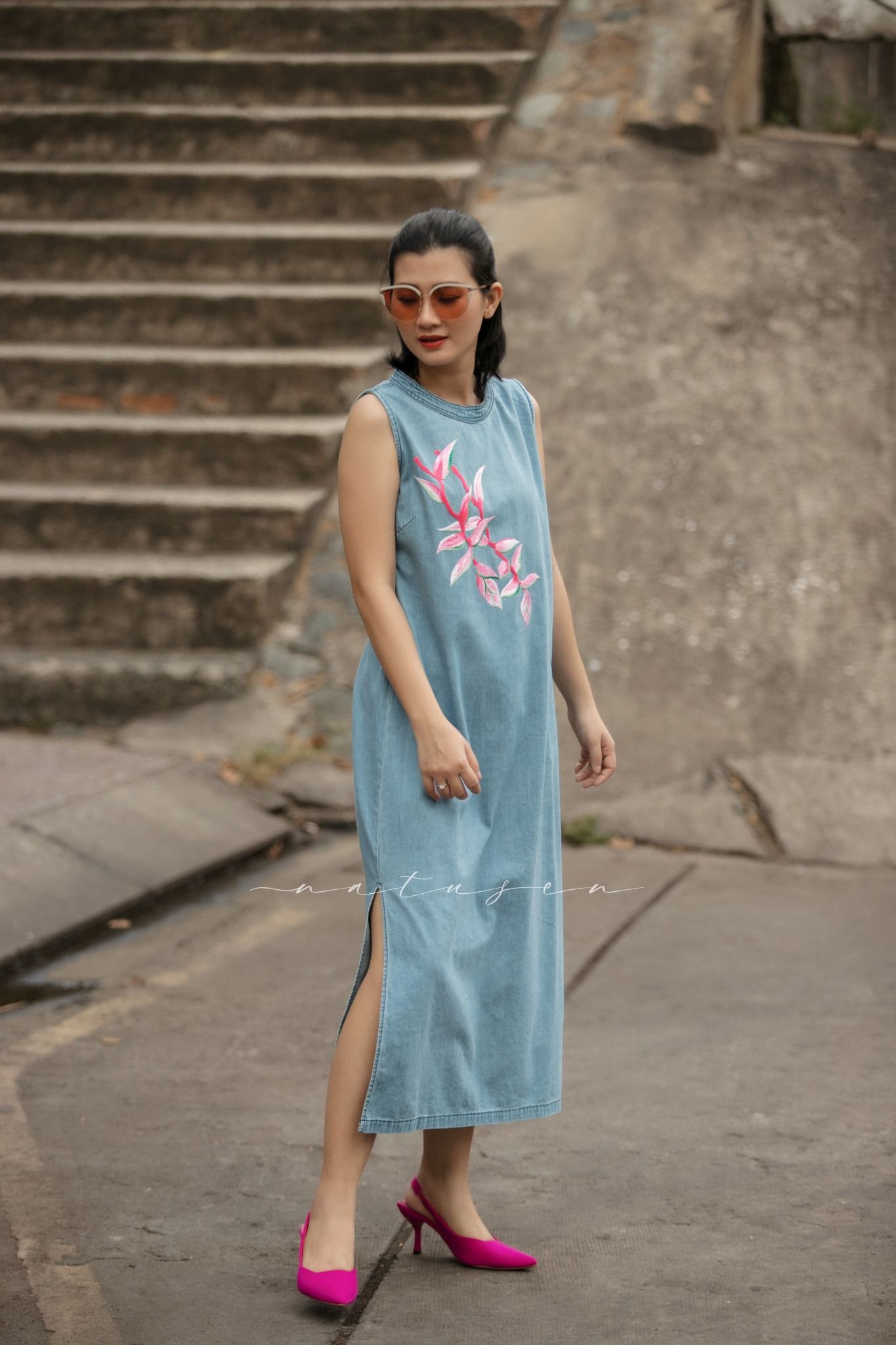 Đầm Nashima Faded denim thêu tay Hoa Sexy Pink