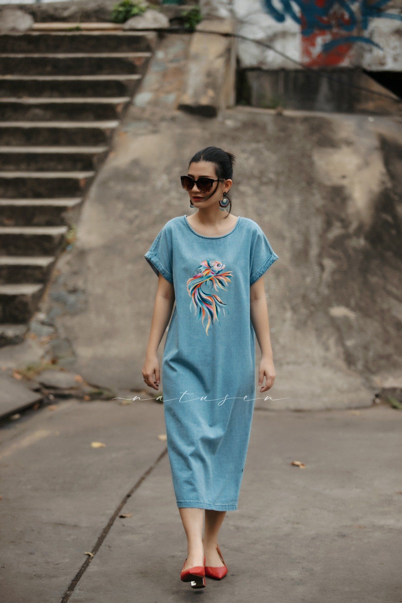 Đầm Tahera denim thêu tay Cá Betta