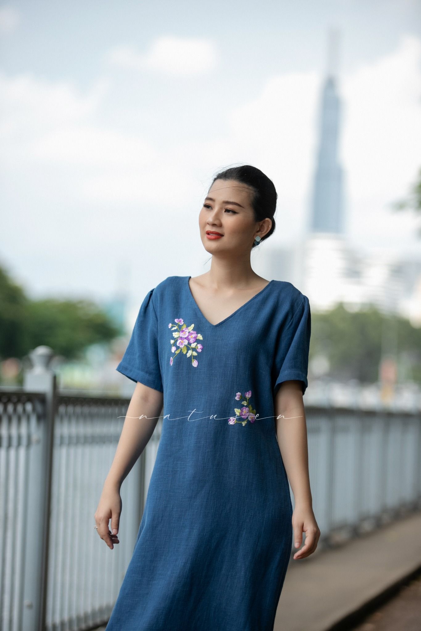 Đầm xanh yamaha thêu tay Hoa Pansee