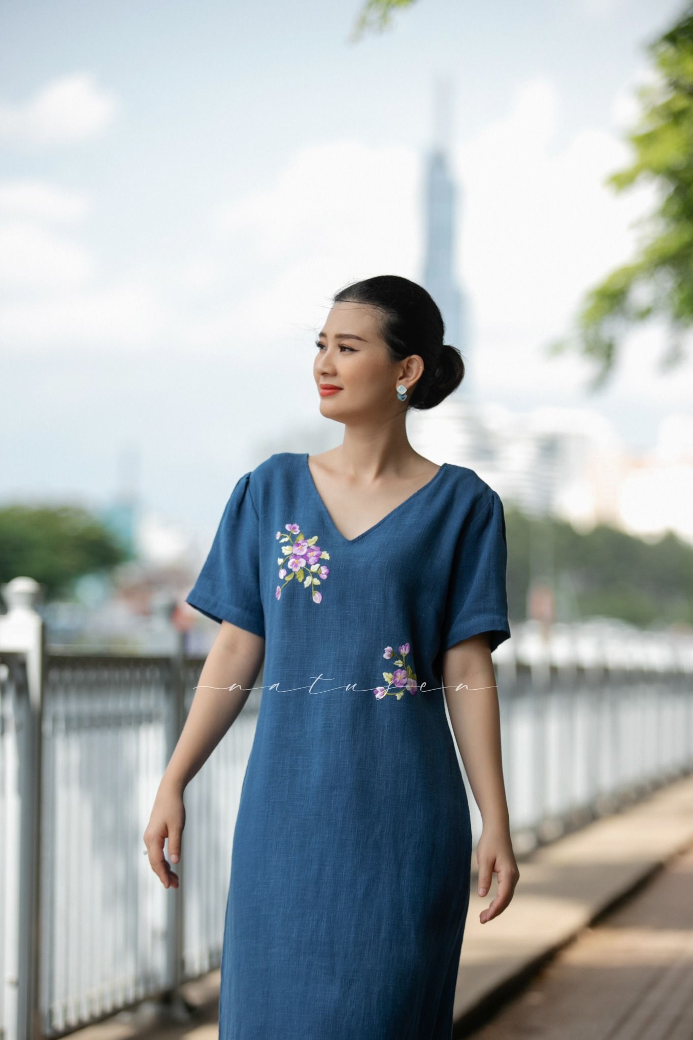 Đầm xanh yamaha thêu tay Hoa Pansee