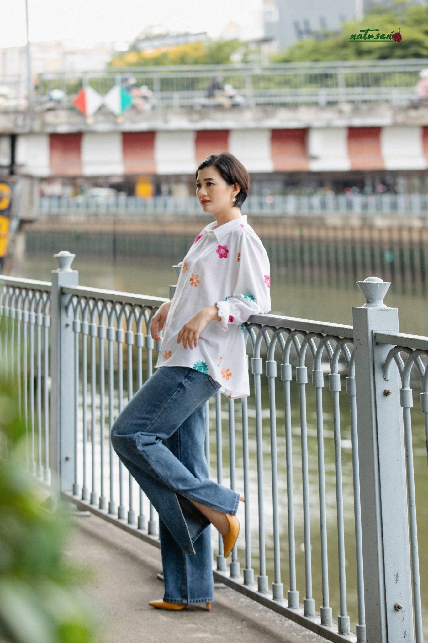 Quần jeans suông ống rộng xẻ bên Ymi Medium