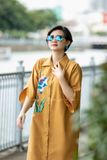  Đầm chemise vàng mustard thêu tay Hạc Tiên 