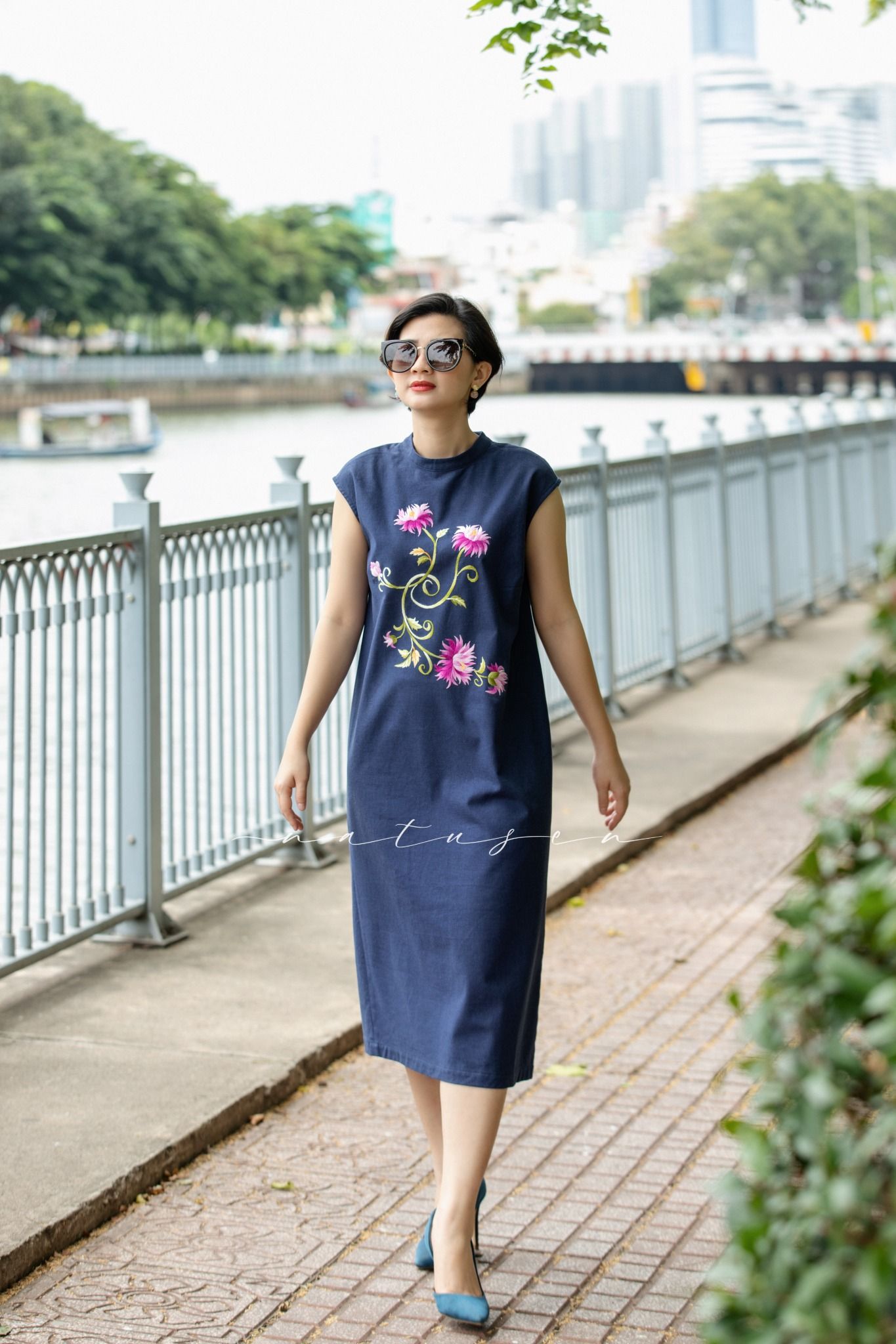 Đầm Pamela Xanh Đen thêu tay Cúc Kim Mỹ