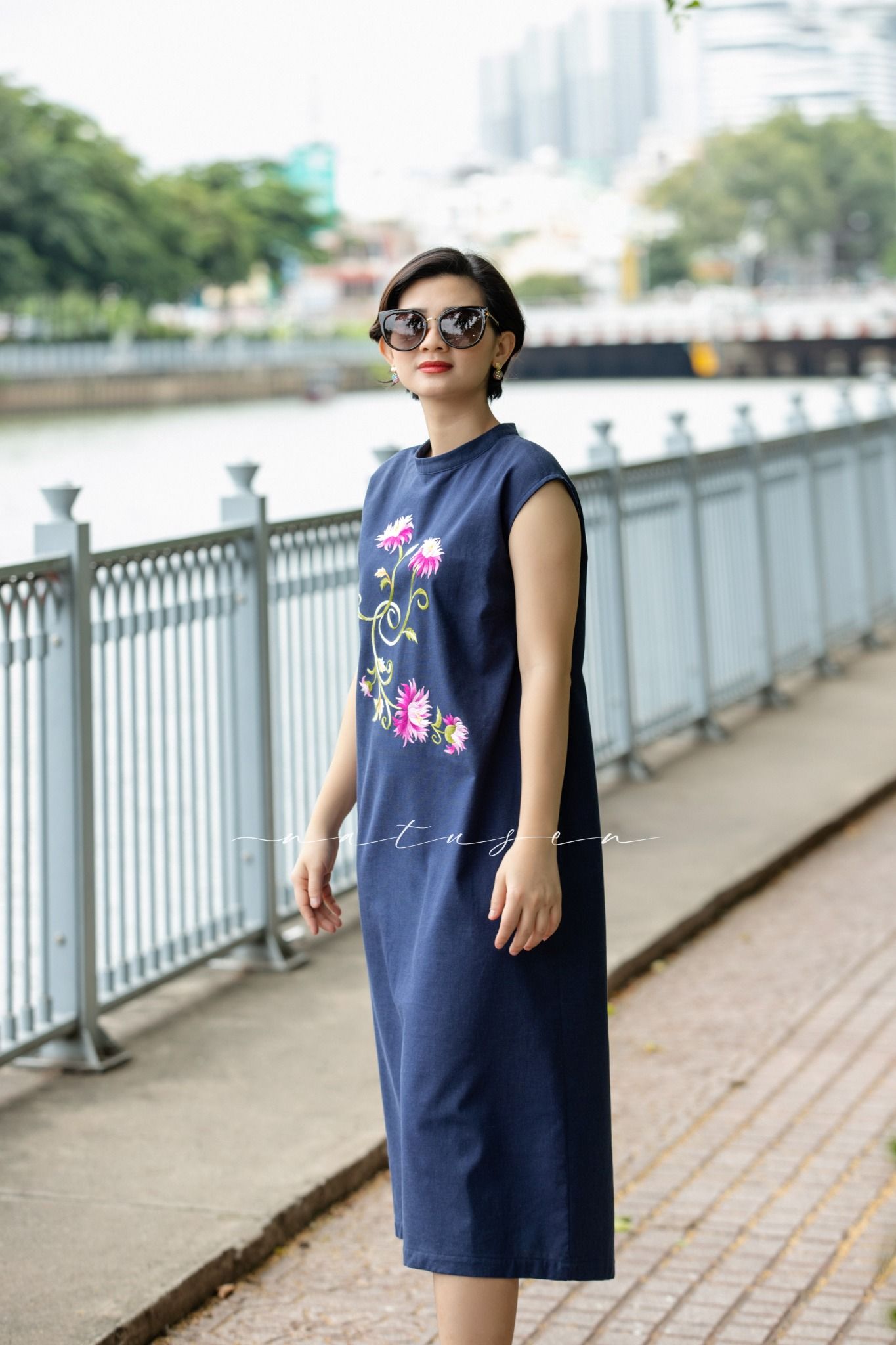 Đầm Pamela Xanh Đen thêu tay Cúc Kim Mỹ