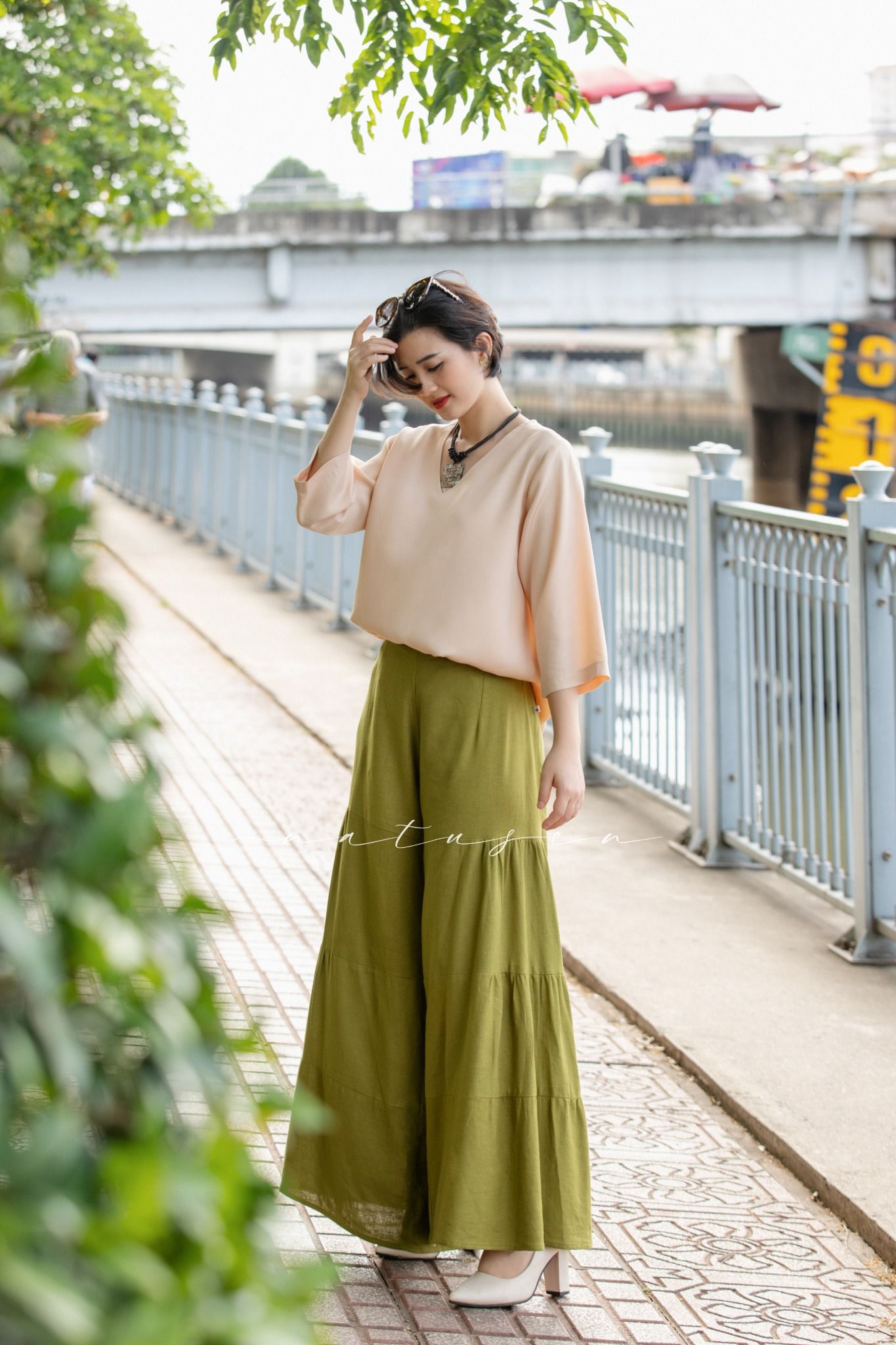 Áo lụa tim kem beige ImFree