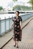  Đầm Kimono Đen ren thêu ngũ sắc 